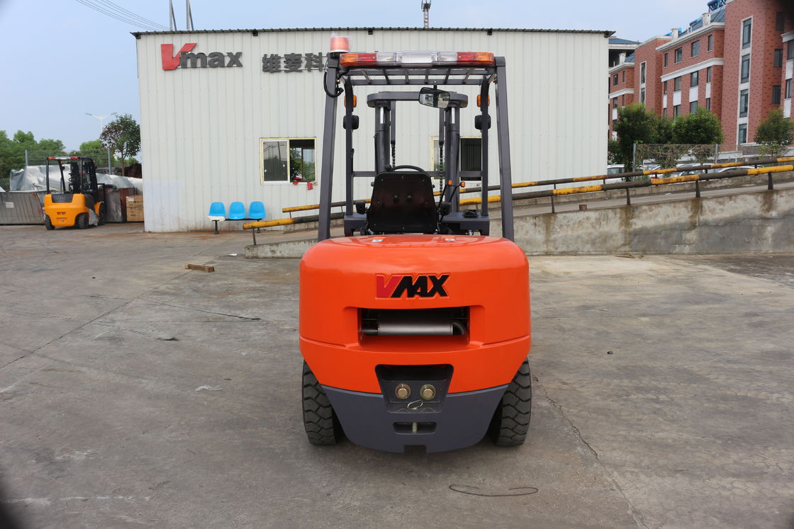 Hydraulic Diesel Powered Forklif With Roll Clamp Container Mast Attachment